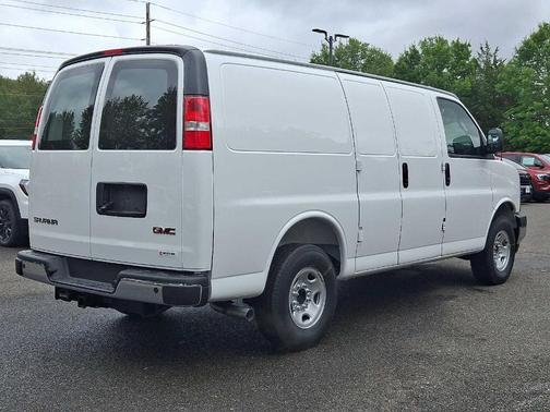 2025 GMC Savana 2500 Work Van