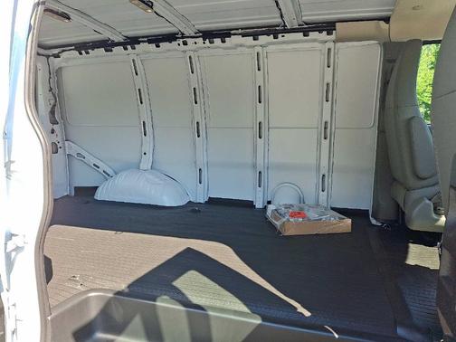 2025 GMC Savana 2500 Work Van