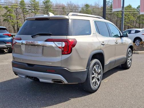 2022 GMC Acadia SLE