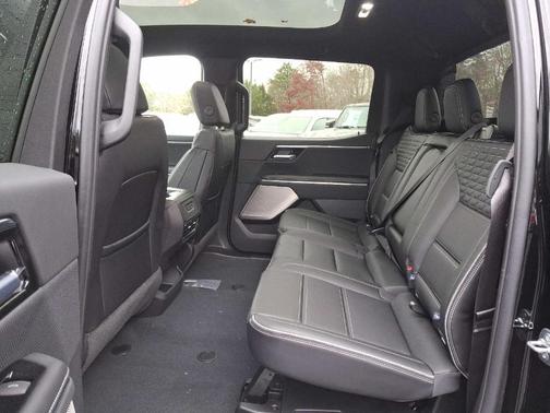 2025 GMC Sierra EV Denali