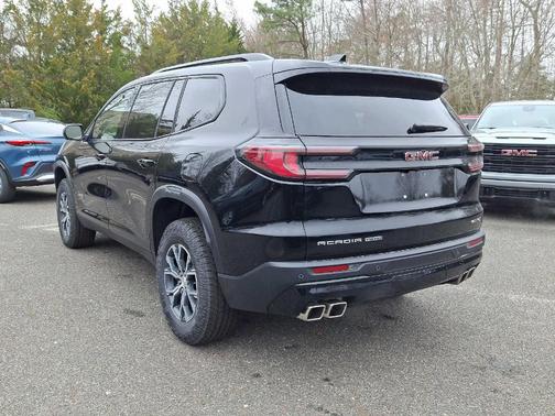 2025 GMC Acadia AT4