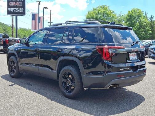 2022 GMC Acadia AT4