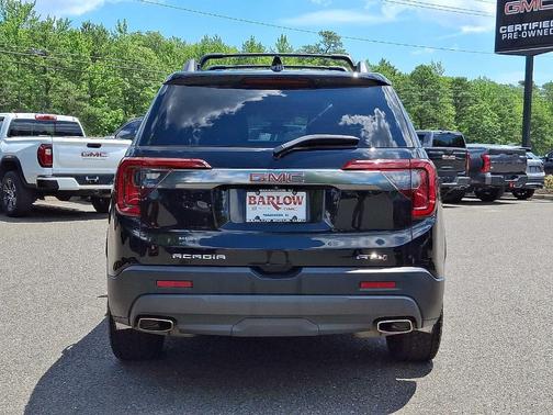 2022 GMC Acadia AT4