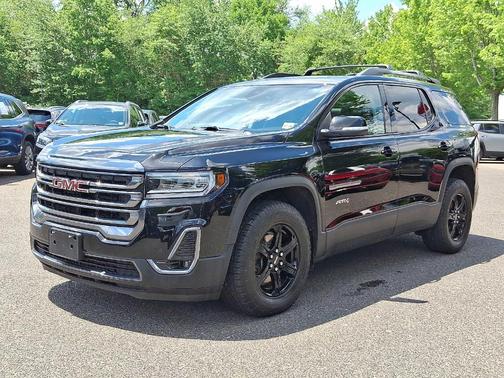 2022 GMC Acadia AT4