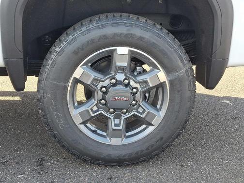 2026 GMC Sierra 2500 SLT