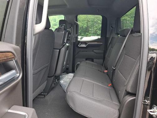 Onyx Black 2026 GMC Sierra 1500 Elevation