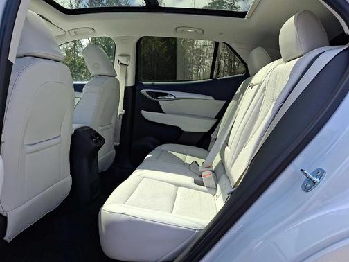 White Tri-Coat 2026 Buick Envision Avenir