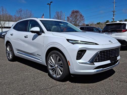 White Tri-Coat 2026 Buick Envision Avenir
