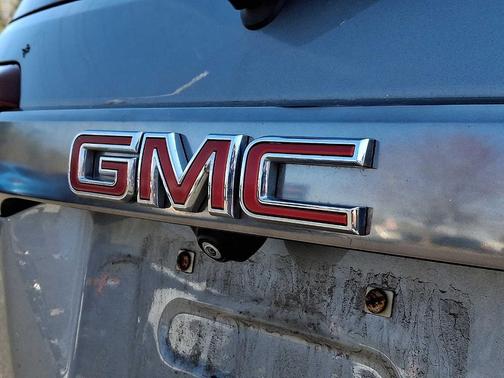 Sterling 2023 GMC Acadia AT4