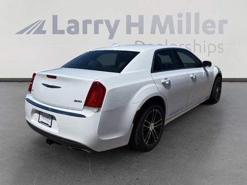 Bright White Clearcoat 2021 Chrysler 300 Touring