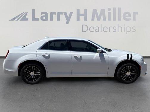 Bright White Clearcoat 2021 Chrysler 300 Touring