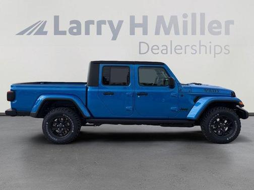 Hydro Blue Pearlcoat 2026 Jeep Gladiator Sport