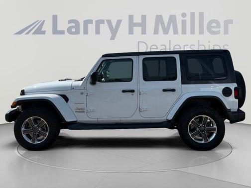 Bright White Clearcoat 2019 Jeep Wrangler Unlimited Sahara