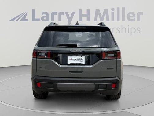 Sting Gray Clearcoat 2026 Jeep Cherokee Overland