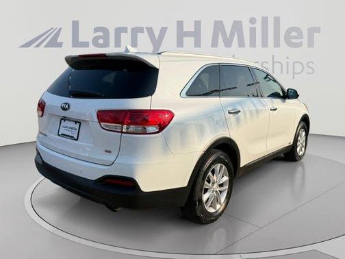 Snow White Pearl 2018 Kia Sorento LX