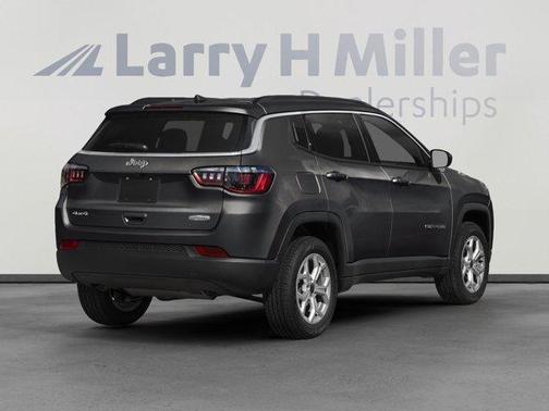 Diamond Black 2026 Jeep Compass Latitude
