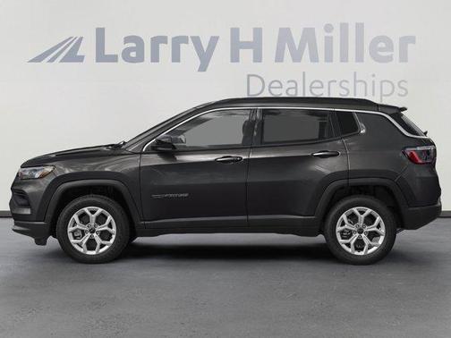 Diamond Black 2026 Jeep Compass Latitude