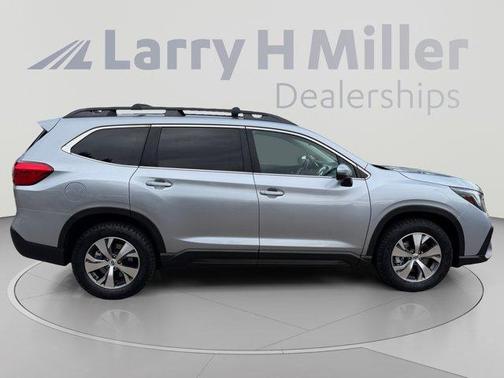 Ice Silver Metallic 2023 Subaru Ascent Premium 7-Passenger