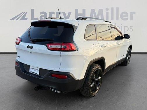 Bright White Clearcoat 2016 Jeep Cherokee Altitude