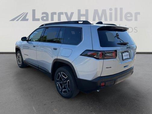Silver Zynith Clearcoat 2026 Jeep Cherokee LAREDO/LIMITED