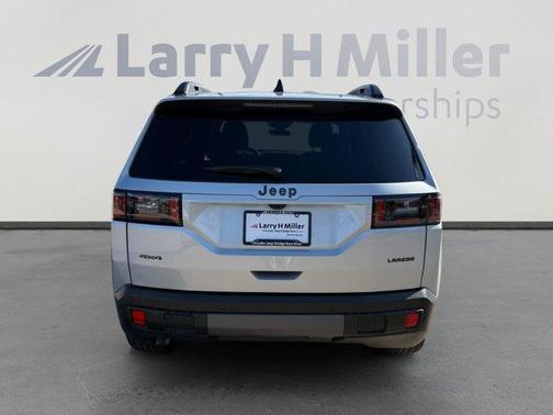 Silver Zynith Clearcoat 2026 Jeep Cherokee LAREDO/LIMITED