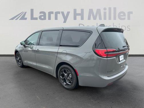 2022 Chrysler Pacifica Hybrid Limited
