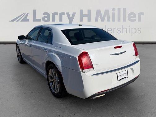 2016 Chrysler 300C Platinum