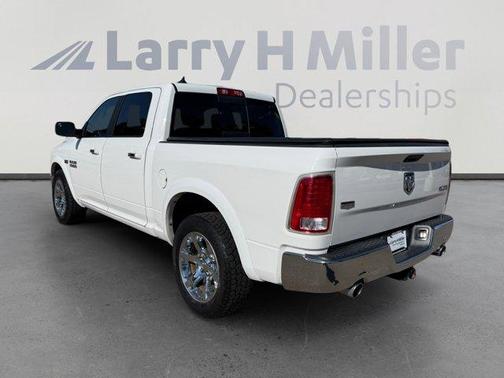 Bright White Clearcoat 2018 RAM 1500 Laramie