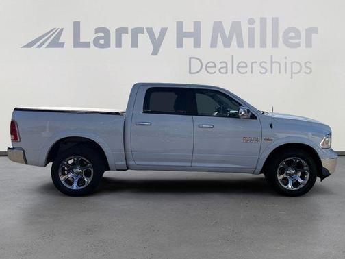 Bright White Clearcoat 2018 RAM 1500 Laramie