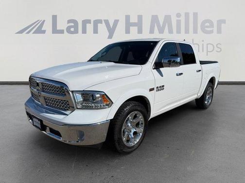 Bright White Clearcoat 2018 RAM 1500 Laramie