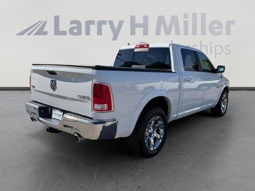 Bright White Clearcoat 2018 RAM 1500 Laramie