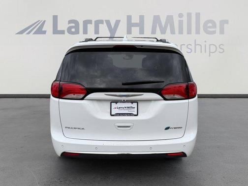 2018 Chrysler Pacifica Hybrid Limited