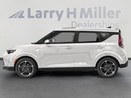 Snow White Pearl 2023 Kia Soul EX