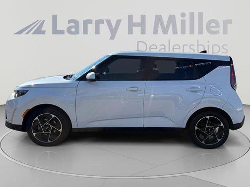 Snow White Pearl 2023 Kia Soul EX
