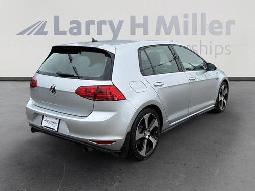 Reflex Silver Metallic 2017 Volkswagen Golf GTI S 4-Door