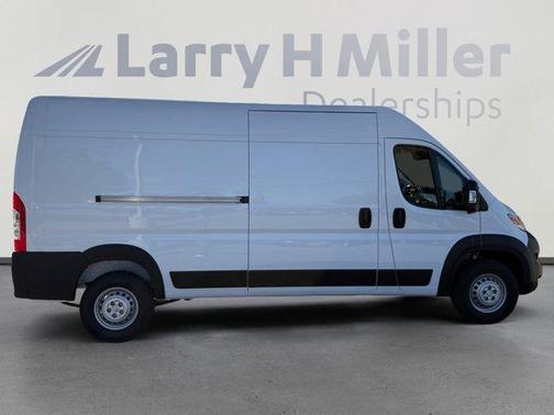 Bright White Clearcoat 2026 RAM ProMaster 2500 High Roof
