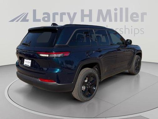 Fathom Blue Pearlcoat 2027 Jeep Grand Cherokee Limited