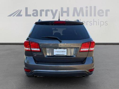Granite Pearlcoat 2019 Dodge Journey SE