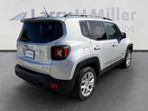 Glacier Metallic 2015 Jeep Renegade Latitude
