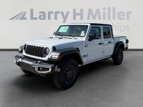 Bright White Clearcoat 2026 Jeep Gladiator Sport