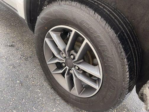 Photo 5 of 32 of 2019 Jeep Grand Cherokee Limited