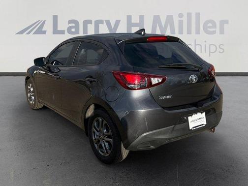 2020 Toyota Yaris Sedan LE