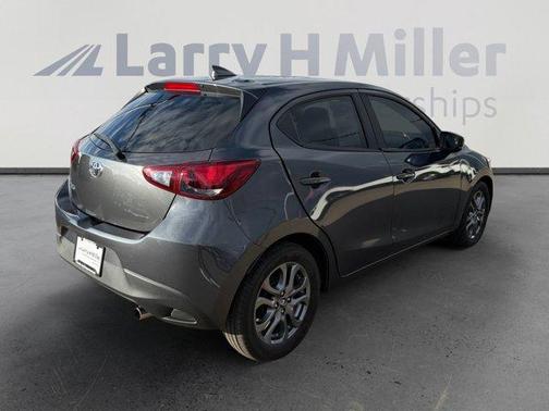 2020 Toyota Yaris Sedan LE