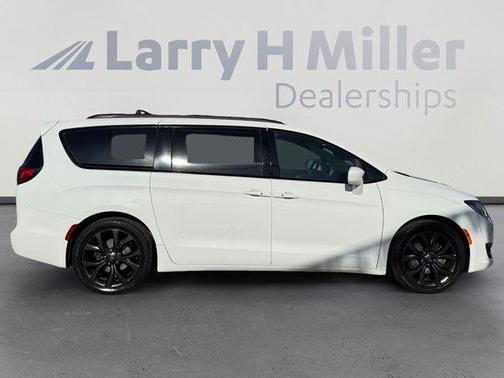 2018 Chrysler Pacifica Touring-L Plus