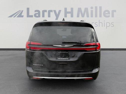 2021 Chrysler Pacifica Touring-L
