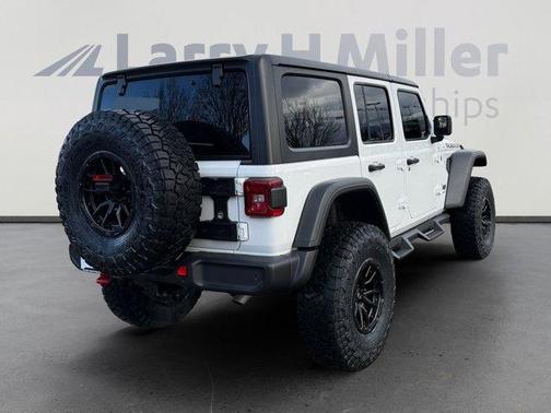 Bright White Clearcoat 2026 Jeep Wrangler Rubicon