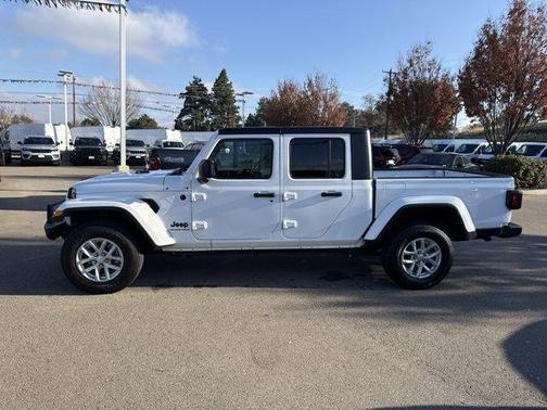 2023 Jeep Gladiator Sport