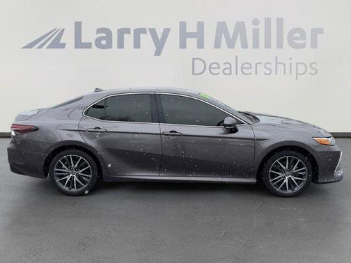 2024 Toyota Camry Hybrid XLE