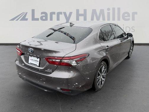 2024 Toyota Camry Hybrid XLE