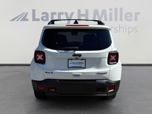 Alpine White Clearcoat 2021 Jeep Renegade Trailhawk